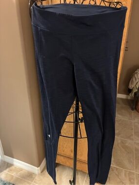 Under Armour Navy Blue Performance Leggings ( Matching shirt also for sale)